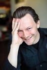 Ville Tiihonen esittelee facepalmia syystäkin