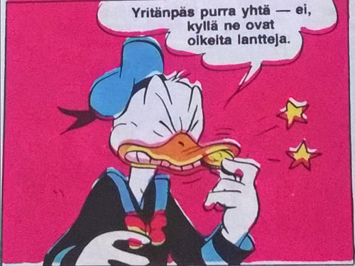Aku puree kolikkoa todetakseen sen olevan oikea